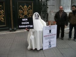 Eylemci Polisi Alarma Geçirdi