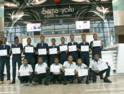 Somalili Öğrenciler Karnelerini Aldı