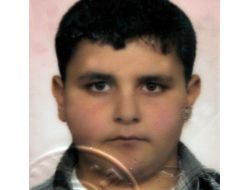 Parkta Tek Bıçak Darbesiyle Yaralanan Genç Öldü