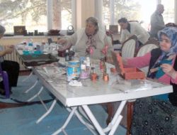 Huzurevi Sakinleri Hem Eğleniyor Hem Üretiyor