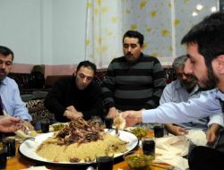 Samsun'un Meşhur Yemeği Tirit'i Vezirköprülüler Hayır İşinde Kullanıyor