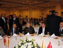 Bakan Davutoğlu'ndan Açıklamalar