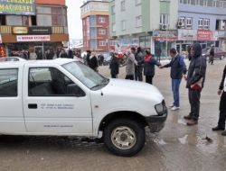 Tunceli'de İşlerine Son Verilen Kadınlar Yolu Trafiğe Kapattı