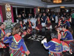 19 Yaşındaki Ayşe, Yetiştirme Yurdundan Gelin Olarak Çıktı