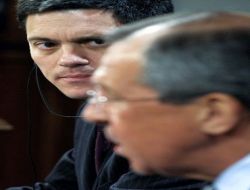 Lavrov'dan Litvinenko Açıklaması: İngiltere Bizden Anayasamızı Değiştirmemizi Beklemesin