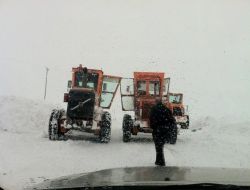 Ağrı-Cumaçay Yolu Trafiğe Kapandı