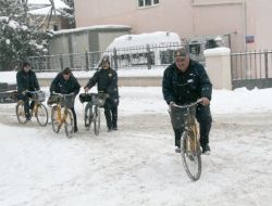 Postacılar Ağır Kış Şartlarına Rağmen Görevlerini Aksatmıyor