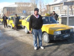 Taksiciler Korsan Yolcu Taşıyan Öğrenci Servislerine Çözüm İstedi