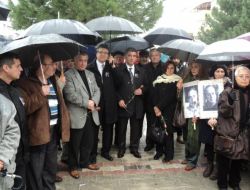 Altınoluk’ta Uğur Mumcu Anıldı