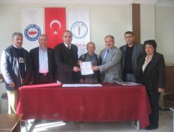 Sağlık-sen'den Depremzede Aileye 15 Bin Tl Ferdi Kaza Sigortası Yardımı