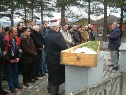 Vezirhan Acar, Gözyaşları Arasında Toprağa Verildi