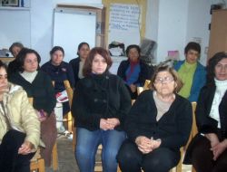 Kktc'li Kadınlar Meme Kanserine Karşı Ev Sohbetlerinde Bilinçlendiriliyor