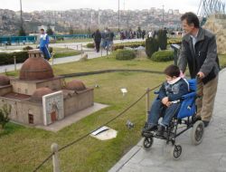 Kültürel Gezilerle Engeller Aşılıyor