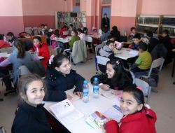 Mahalleli Okumak İçin Okulda Buluşuyor