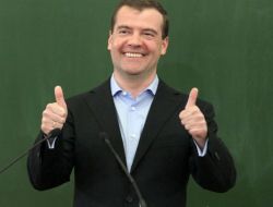 Medvedev: Henüz Gencim, Gelecek Başkanlık Seçimlerine Katılabilirim