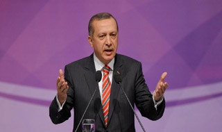 "Manşetlerle Çarpışarak Geldik"