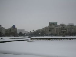Şiddetli Kar Yağışı Romanya'da Hayatı Felç Etti