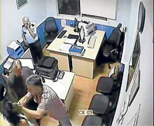 Amirden bir tuhaf savunma