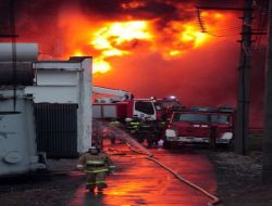 Rusya'da Ahşap Bina  Yandı!