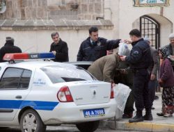 Cami Önlerinde Dilenci Operasyonu