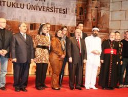 Artuklu Üniversitesi'nde Görevli 14 Yabancı Öğretim Görevlisi Basına Tanıtıldı