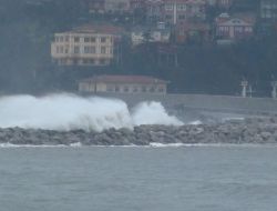Karadeniz'de Dev Dalgalar (2)