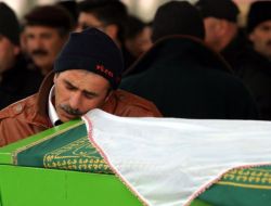 Asker Uğurlarken Kazada Can Veren Aynı Ailenin 5 Ferdi Yan Yana Defnedildi