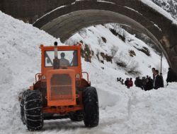 TUNCELİ-ERZİNCAN KARAYOLUNDA ÇIĞ