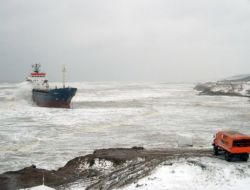 Moldova Bandıralı Gemi Karaya Oturdu