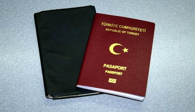 E-pasaportlara 'güvensiz' Fransız çipi