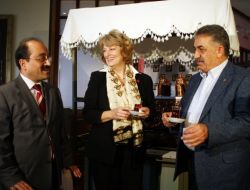 Katharine Brannıng Bir Çay Daha Lütfen Kitabını Tanıttı