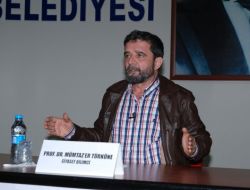 Yazar Prof. Dr. Mümtazer Türköne