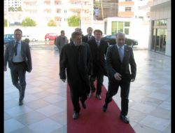 Ak Parti'li Vekiller Kahramankent Eğitim Kurumları'nı Ziyaret Etti