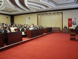 Alkin: Birileri Dünyaya İphone Satıyorsa, Biz De Karın Doyurabiliriz