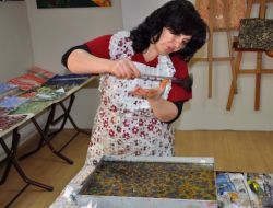 EBRU İLE HAYATA BAĞLANDI