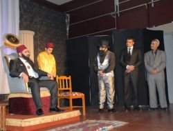 'Abdülhamit Han' Adlı Oyun Beğeniyle İzlendi