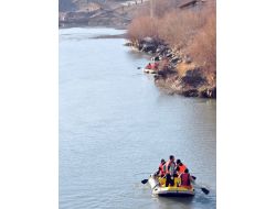 Nehre Düşen Baraj İşçisi Hayatını Kaybetti