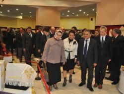 Meslek Öğrenen Kursiyerler El Sanatları Sergisi Açtı