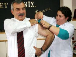 Trabzon'da Sağlık Müdürlüğü Personeli Aşılandı