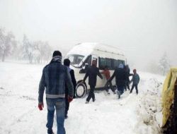 Karda Mahsur Kalan 50 İşçi, 6 Saat Sonra Kurtarıldı
