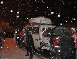 Kızılay, Karda Mahsur Kalanlara Sıcak Çay Çorba İkram Etti