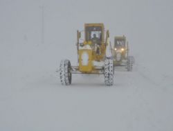 Yozgat'ta Kar Ve Tipi 100 Köy Yolunu Ulaşıma Kapadı