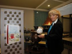 Türk Dostu Yazar Branning, Singapur’da Türk Çayını Anlatacak