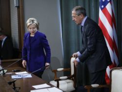 “Clinton’ın Telefonlarına Cevap Vermedi”