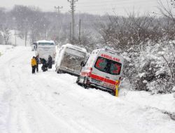 Hamile Kadını Kar Timi Kurtardı