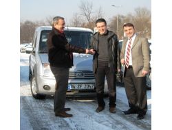 Hayırsever İşadamı Eğitime Araç Hibe Etti