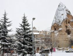 Karla Buluşan Peribacaları İle Güzel Manzaralar Oluştu