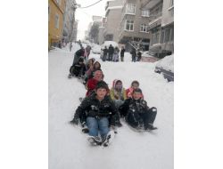 Çocukların Kar Keyfine Eşlik Ettiler