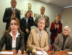 "Geçit Törenlerine Katılmak İzne Tâbi Değil!"