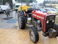 Edremit’te Haşereyle Mücadele Çalışmaları Devam Ediyor